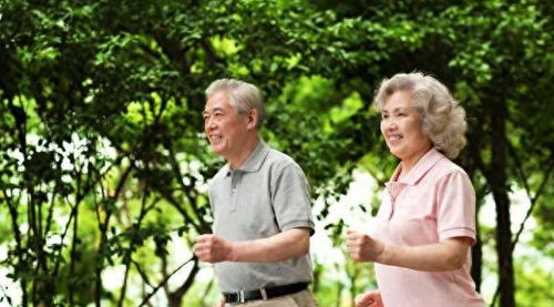 剛離婚，前夫留下400元銀行卡，三年后余額讓人淚目